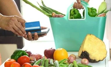 Instacart will stop delivering groceries to Amazon's Whole Foods in 2019 Grocery shops to Amazon