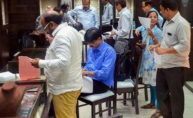 ED, CBI tighten noose around Nirav Modi, Mehul Choksi: Top developments Punjab national bank, PNB, Enforcement Directorate (ED), Prevention of Money Laundering Act (PMLA), diamond merchant nirav modi, jewellery designer nirav modi, PNB 11400 crore scam,PNB scam,pnb share prices,pnb stock prices, punjab national bank mumb