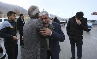 Rescue teams battle severe weather as they search for missing Iranian plane iran plane crash