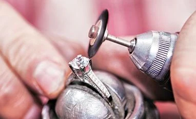 Jewellers warn public against duplicate diamonds, say ask for invoice Jewellers advise public to insist for invoice during diamonds