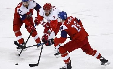 International Olympic Committee reinstates Russian team's membership russia olympic