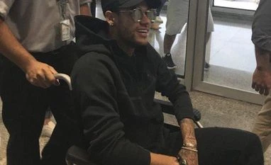 Neymar out for three months, says Brazil team doctor Neymar