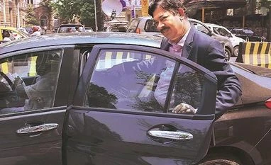 PNB scam: SFIO summons senior officials of ICICI Bank, Axis Bank Axis Bank Deputy Managing Director V Srinivasan leaves after appearing before the SFIO in Mumbai on Tuesday. Photo: PTI