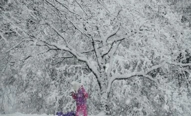 Second time in less than a week, US east coast hit with another snowstorm US snowstorm