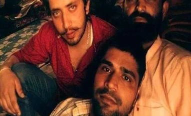 UP: 3 prisoners accused for murder click selfie, upload it on Facebook Jail selfie