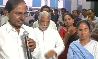 KCR meets Mamata Banerjee to discuss non-BJP, non-Congress 'federal front' KCR, Mamata