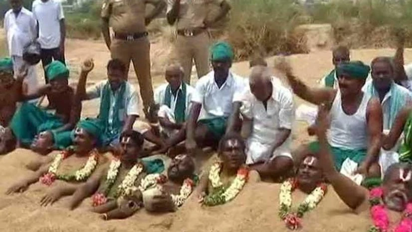 Tamil Nadu bandh: Karnataka-Tamil Nadu bus services resume; 10 developments Tamil Nadu bandh: Karnataka-Tamil Nadu bus services resume; 10 developments