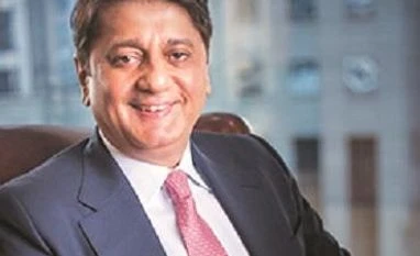 Chanda didn't know of my tie-up with Venugopal Dhoot: Deepak Kochhar Deepak Kochhar