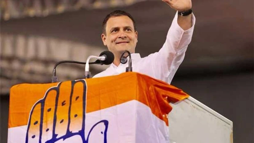 Anti-Modi protests: Rahul Gandhi leads Congress fast against BJP, TDP protest; kerala bandh top 10 developments Anti-Modi protests: Rahul Gandhi leads Congress fast against BJP, TDP protest; kerala bandh top 10 developments