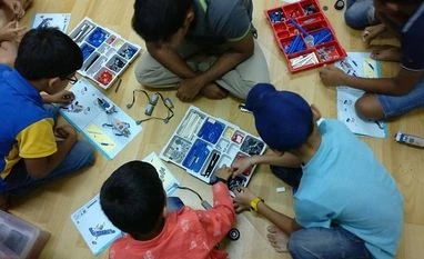 Now, summer camps to teach children how artificial intelligence works iRobokid
