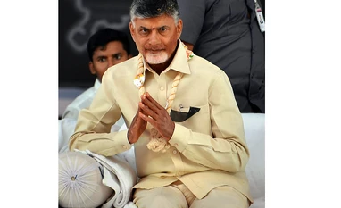 Andhra special status: Mamata extends support to Chandrababu's 12-hour fast Chandrababu Naidu