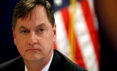 US headed for another recession? Fed underplays flattening yield curve Charles Evans