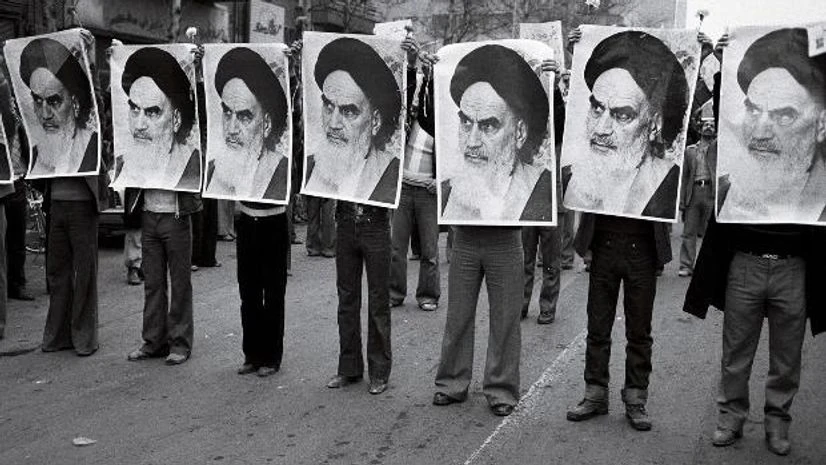 Ayatollah Khomeini, Iranian revolution, islamic revolution Ayatollah Khomeini, Iranian revolution, islamic revolution