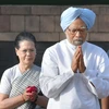 Former prime minister Manmohan Singh paying homage to Rajiv Gandhi
