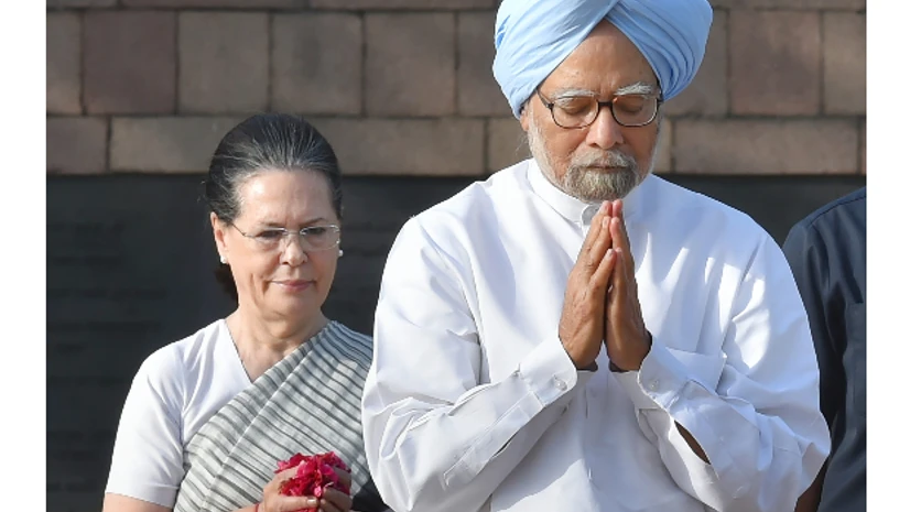 Former prime minister Manmohan Singh paying homage to Rajiv Gandhi Former prime minister Manmohan Singh paying homage to Rajiv Gandhi