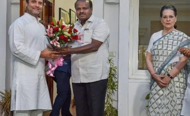 Karnataka cabinet expansion: No breakthrough in Rahul meet with miffed MLAs Kumaraswamy, Rahul Gandhi, Sonia Gandhi