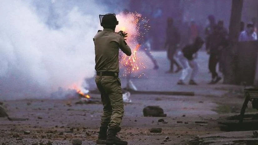 kashmir stone pelting, jammu and kashmir violence kashmir stone pelting, jammu and kashmir violence