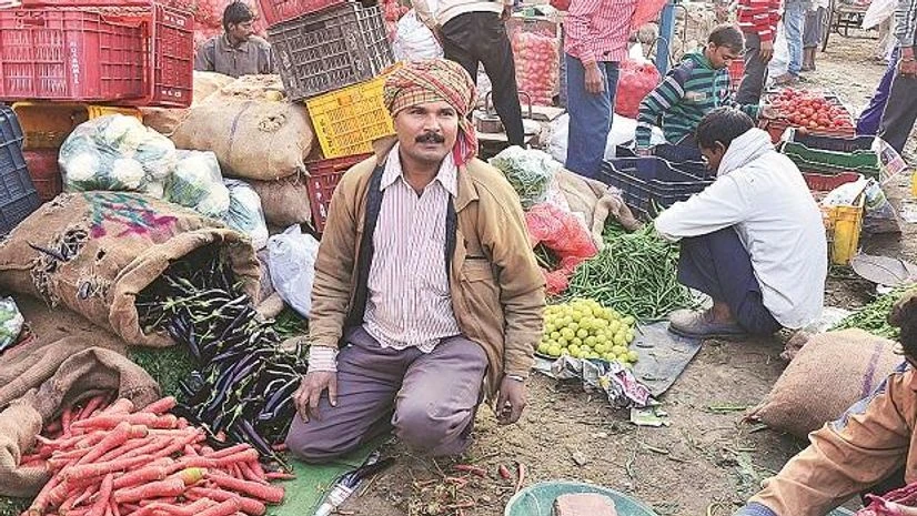 Onion, Tomato Onion prices crashed by 79%, tomato 50% between February and May