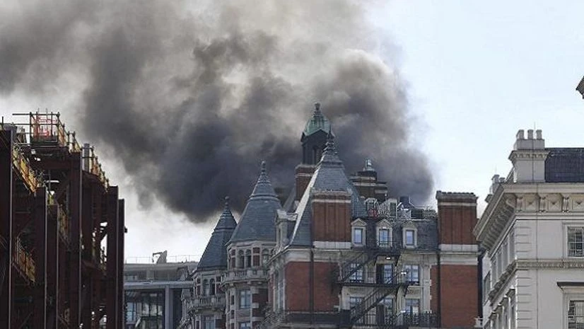 London fire, fire, smoke, London Mandarin Oriental Hotel London fire, fire, smoke, London Mandarin Oriental Hotel