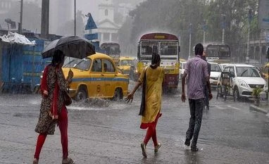 Monsoon to knock at Telangana's door today; West Bengal, Odisha tomorrow Heavy rain