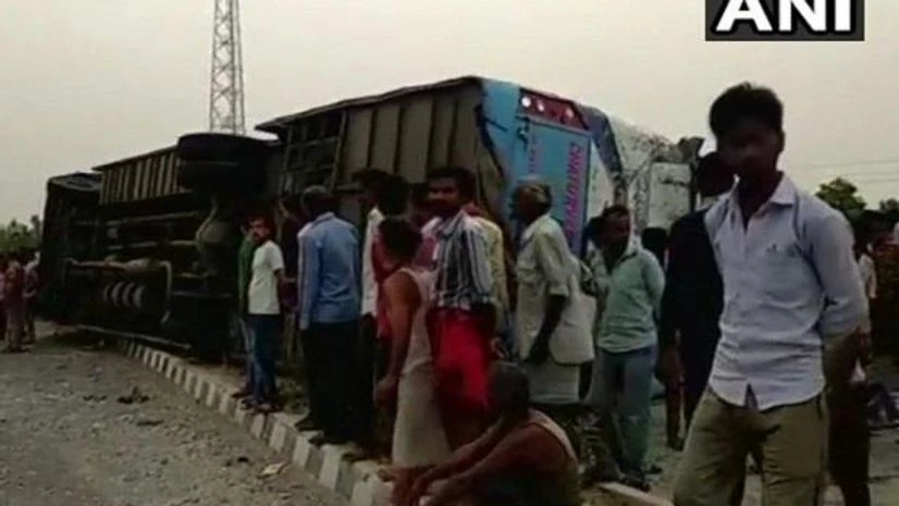 mainpuri bus accident, uttar pradesh mainpuri bus accident, uttar pradesh