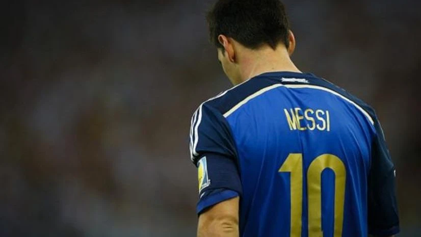 Lionel Messi, World Cup 2018 Fifa World Cup 2018: Yuvraj, Dhoni did it for Sachin. Who will help Messi?