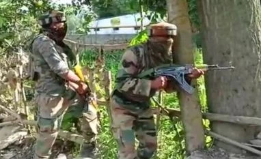 Encounter on between security forces and militants in J&K's Baramulla Kashmir encounter