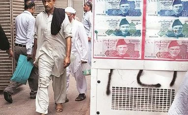 Pakistan inks $3.4 billion deal with ADB as it tries to overcome BOP crisis pakistan economy