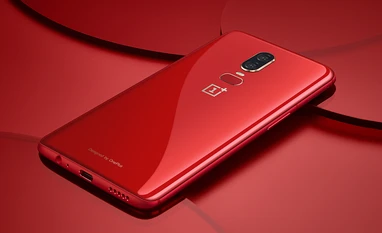 OnePlus controlled 40% of Indian premium smartphone mkt in Q2, beat Samsung OnePlus 6 red edition