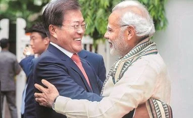 Bridging trade gap: Indian mangoes, beer to get free access to South Korea Prime Minister Narendra Modi with South Korean President Moon-Jae in