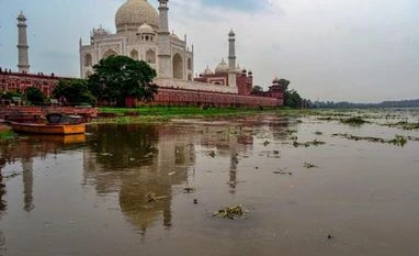 Dust from drying Yamuna creating pockmarks on monuments: Environmentalists monsoon, monsoon rain, heavy rain, up, taj mahal, river yamuna, up rainfall, delhi rainfall,