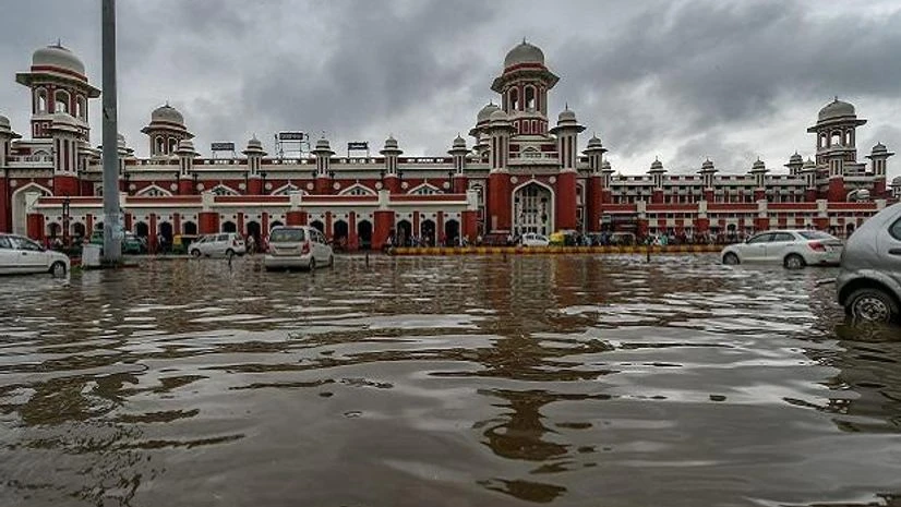 monsoon, rain, rainfall, heavy rain, lucknow rain, UP rain, delhi rain, UP rainfall, heavy rainfall, Charbagh Railway Station monsoon, rain, rainfall, heavy rain, lucknow rain, UP rain, delhi rain, UP rainfall, heavy rainfall, Charbagh Railway Station