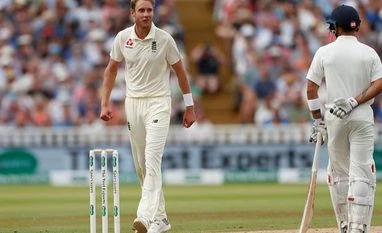 Ind vs Eng 1st Test Day 4: Kohli's heroics in vain; England win by 31 runs Ind vs Eng 1st Test Day 3: India need 194 runs to win;Ishant bags 5-wickets