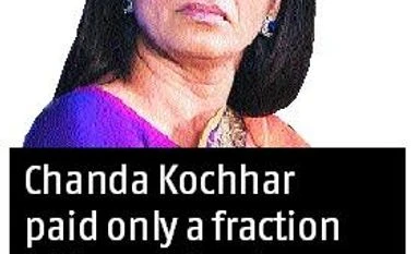 Private bank CEOs' bonus goes missing in 2017-18; basic pay sees a hike .