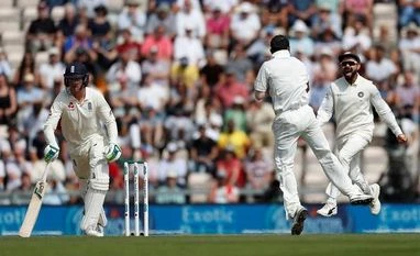 Ind vs Eng 4th Test Day 3 highlights: England lead by 233-runs at Stumps Ind vs Eng 4th Test Day 3: India on top at Rose Bowl as Shami runs Root out