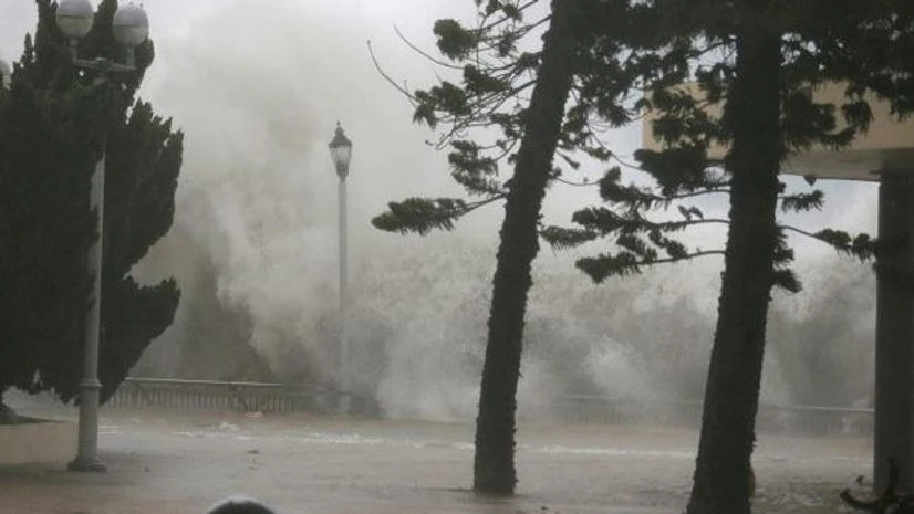 Typhoon Mangkhut Typhoon Mangkhut roared toward Hong Kong and southern China on Sunday after ravaging across the northern Philippines