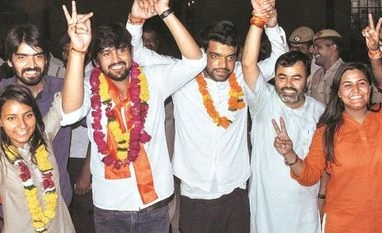 HC grants DU time till November 20 to verify Ankiv Baisoya's degree abvp, Ankiv Baisoya, dusu president