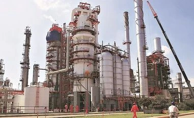 Mangalore Refinery Q1 net loss at Rs 547.85 cr; revenue at Rs 11175 cr Oil refinery