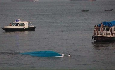 11 injured after wave breaks floating bridge handrail in Kerala, say police boat accident