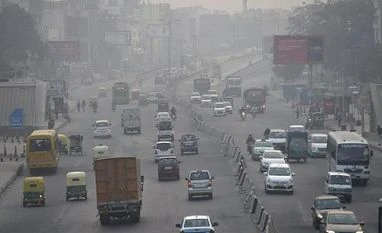 CPCB slams authorities for 'ínadequate' action on pollution complaints delhi air pollution