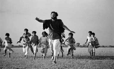 A lesson from two movies: Statues that fly, or fall Satyajit Ray movies