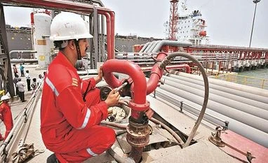 Govt sets up 6-member panel to frame plan to sell 149 ONGC, OIL oil fields Essar oil, oil
