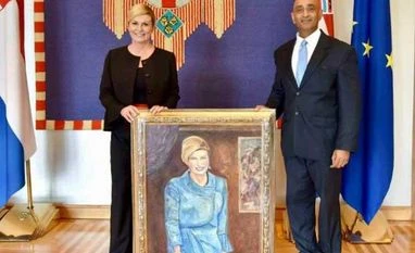indian ambassador in croatia, sandeep kumar "of President Kolinda Grabar-Kitarovic", gifted to Croatian President