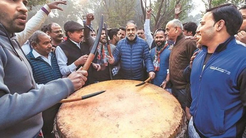 Triumph of Victory: Senior Congress leader Anand Sharma (centre), along with party workers, celebrate the victory in the Assembly elections in Rajasthan, Chhattisgarh and Madhya Pradesh, in New Delhi on Wednesday Photo: PTI Triumph of Victory: Senior Congress leader Anand Sharma (centre), along with party workers, celebrate the victory in the Assembly elections in Rajasthan, Chhattisgarh and Madhya Pradesh, in New Delhi on Wednesday Photo: PTI