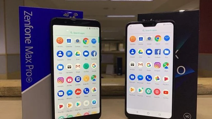 (L-R) Asus Zenfone Max Pro M1 and Asus Zenfone Max Pro M2 Asus Zenfone Max Pro M2, Asus Zenfone Max Pro M1
