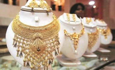No specific mechanism to fix single daily price for gold in India: Govt Gold
