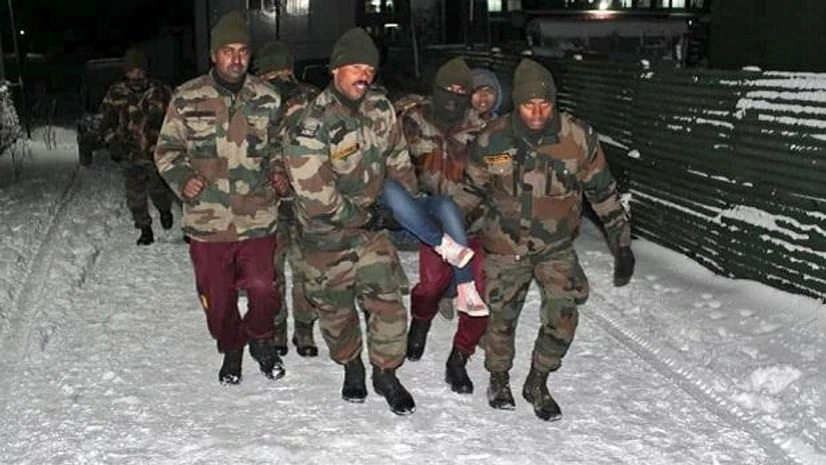 sikkim, indian army, snowfall, skkim snowfall, indian army, tourist sikkim, indian army, snowfall, skkim snowfall, indian army, tourist