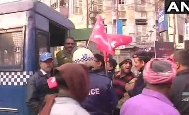 Bharat Bandh: Scuffles, stone-pelting, vandalism reported in West Bengal Bharat bandh