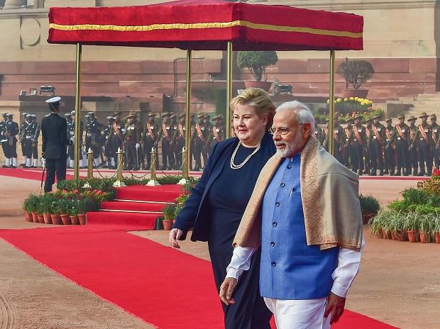 India, Pakistan 'big countries' to reduce tension among themselves: Norwegian PM India, Pakistan 'big countries' to reduce tension among themselves: Norwegian PM