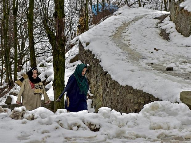 Minimum temperature in Srinagar Sunday night was -0.3 degrees Celsius Minimum temperature in Srinagar Sunday night was -0.3 degrees Celsius
